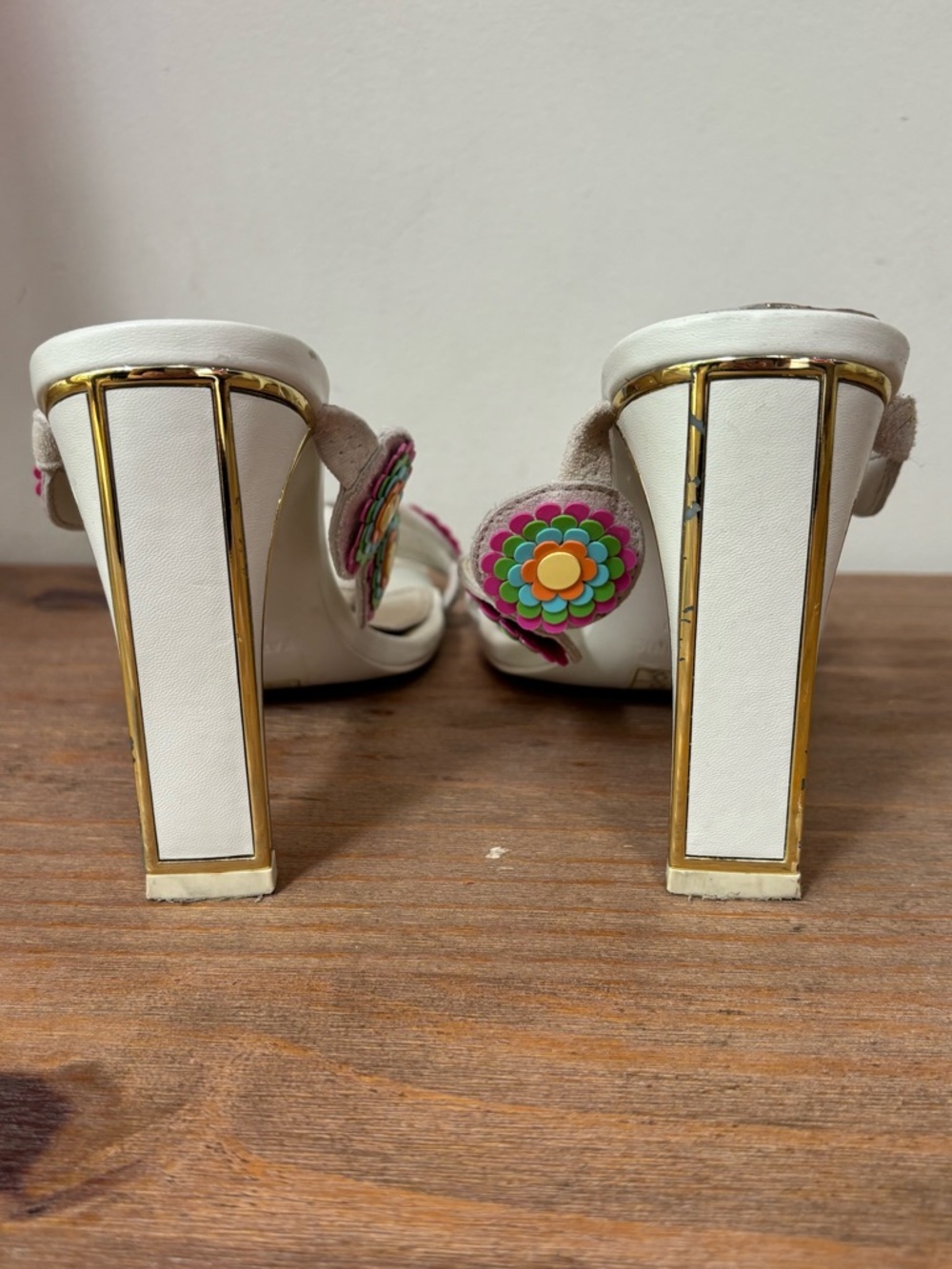 Kat Maconie Iza white with leather flowers sandals 9 $358 - Picture 5 of 9